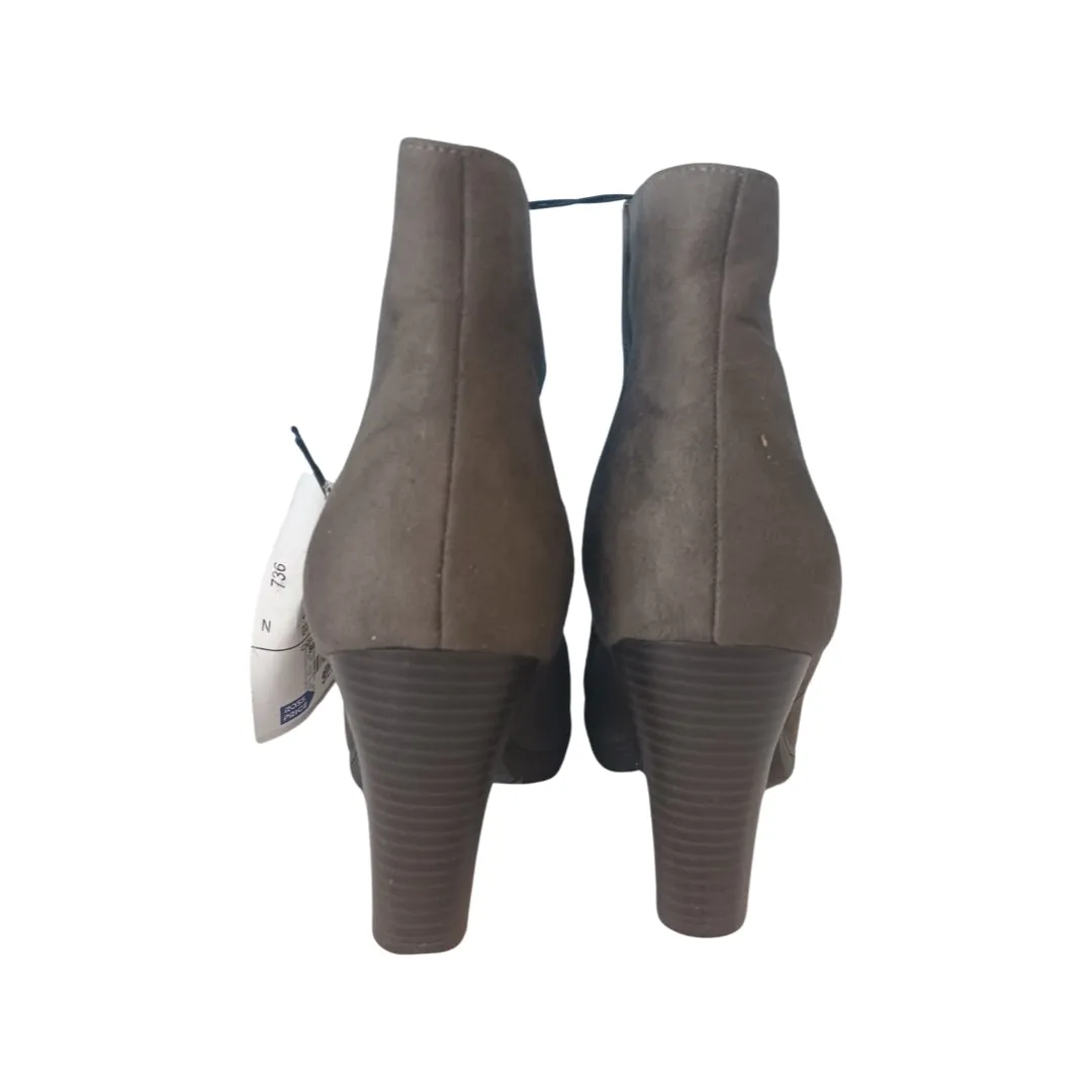 White Mountain Gray Tangela Boots, Size 11